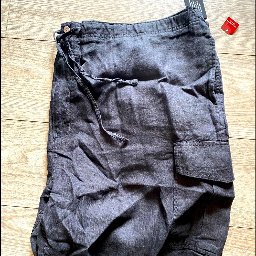 NWT CASTAGNE  100% LINEN SHORTS